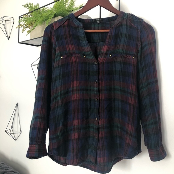 3/30$ Dynamite long sleeve XS - Picture 2 of 6